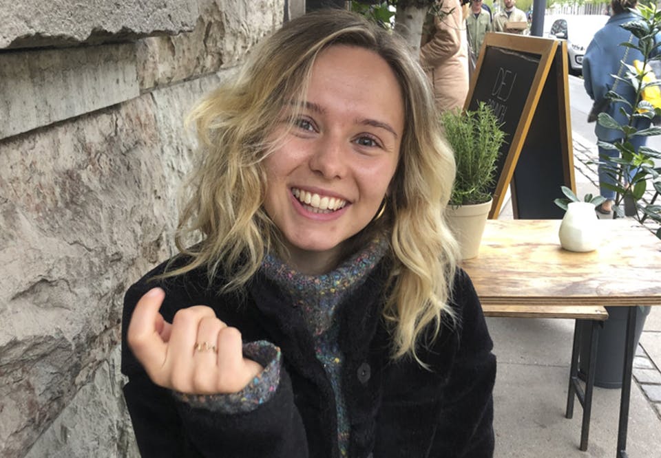 Jeg skal på date i aften, men kan ikke rigtig overskue det. Kender du det? Sarah Østbjerg