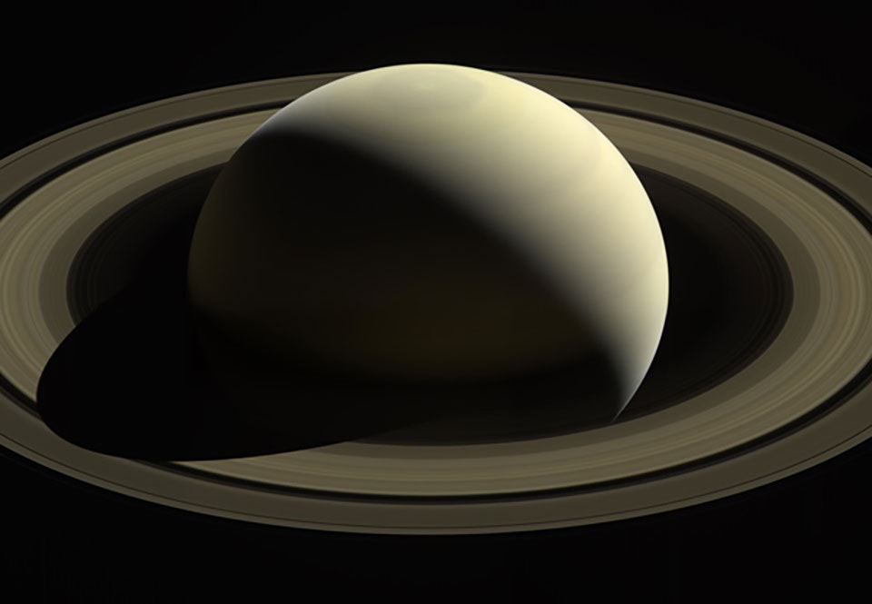 Cassini takker af med billeder fra sidste jeblik