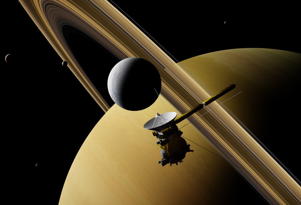 Saturn med rumsonde og måner