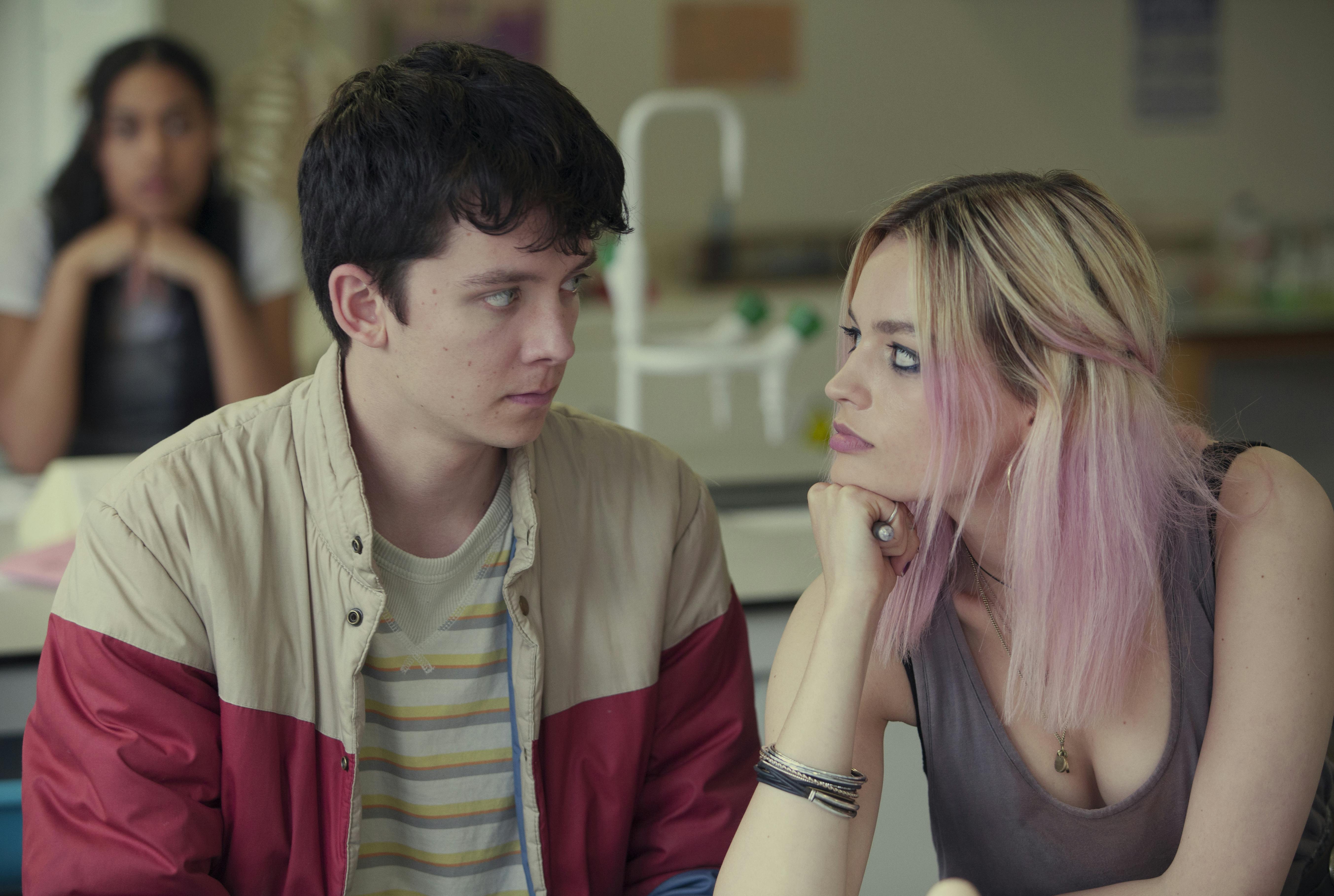 En på én gang tåkrummende og fantastisk serie. Sex Education sæson 1
