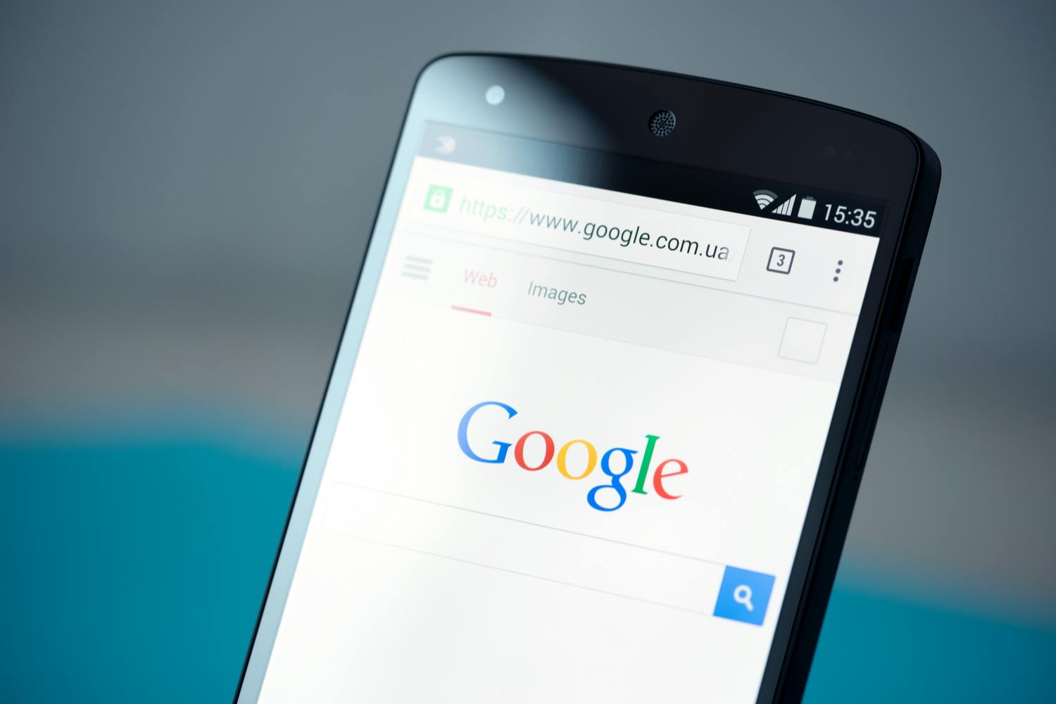 Android-mobil med webbläsaren Chrome