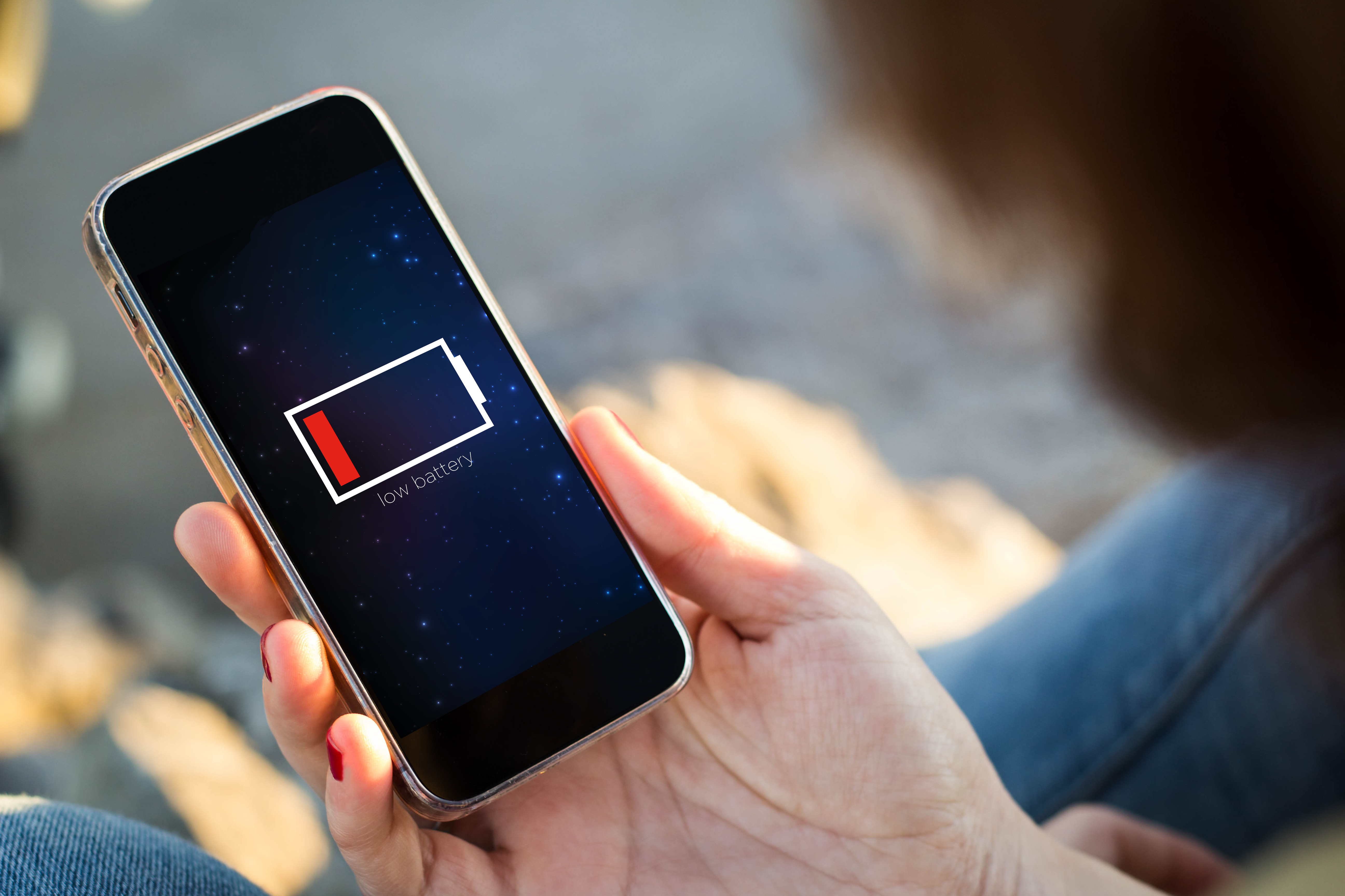 James Dyson Derbeville test venstre Sådan tjekker du mobiltelefonens batteri på Android og iPhone | Komputer.dk