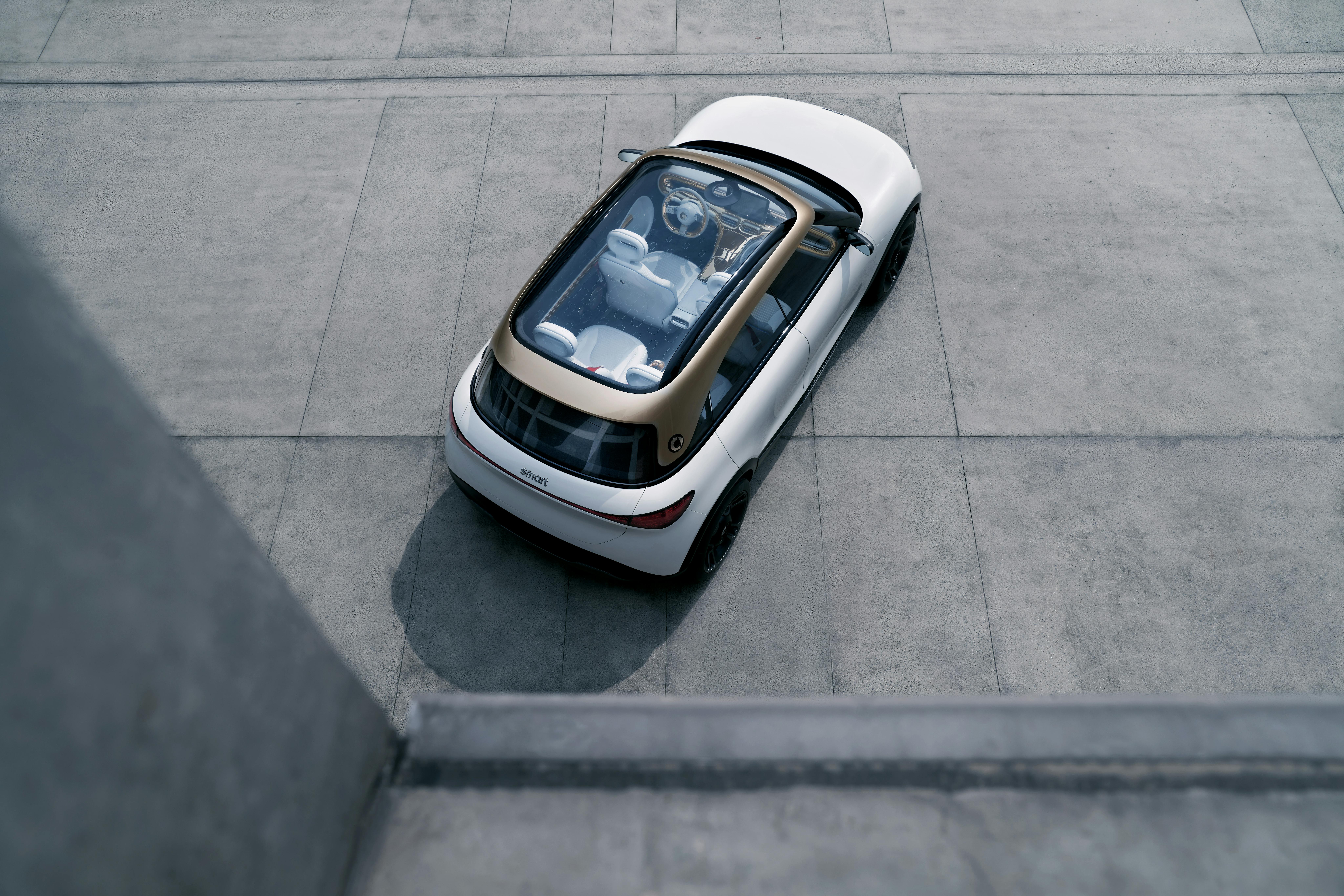 Smart Concept 1 elbil smart EQ bagfra oppe tag glas