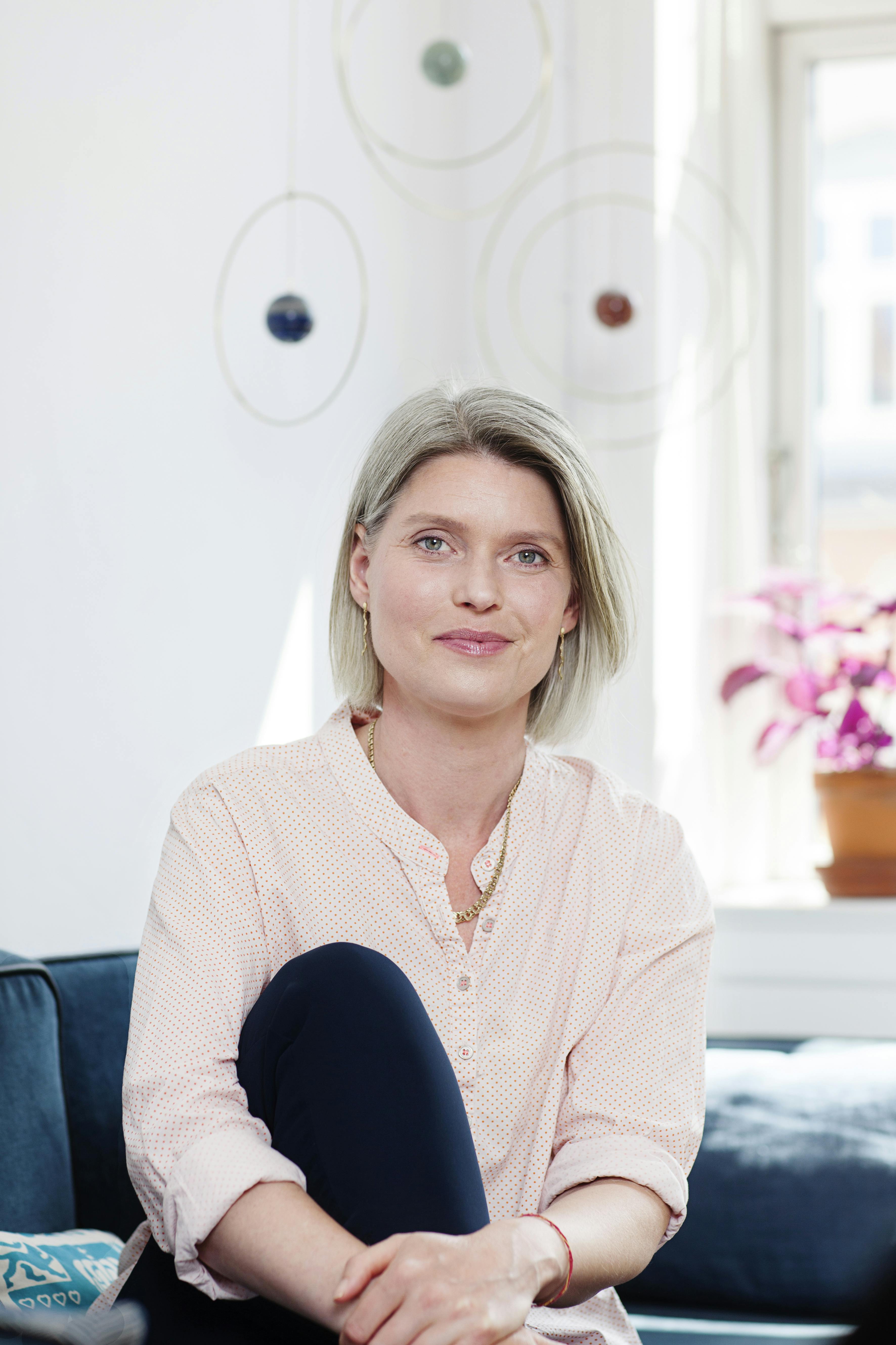 Sofie Golodnoff: “Min far kaldte tarot for ‘spirituel neskaffe’, fordi de er så nemme at bruge. De er en smutvej til at få et let indblik i vores underbevidsthed.” Portræt af Sofie Golodnoff