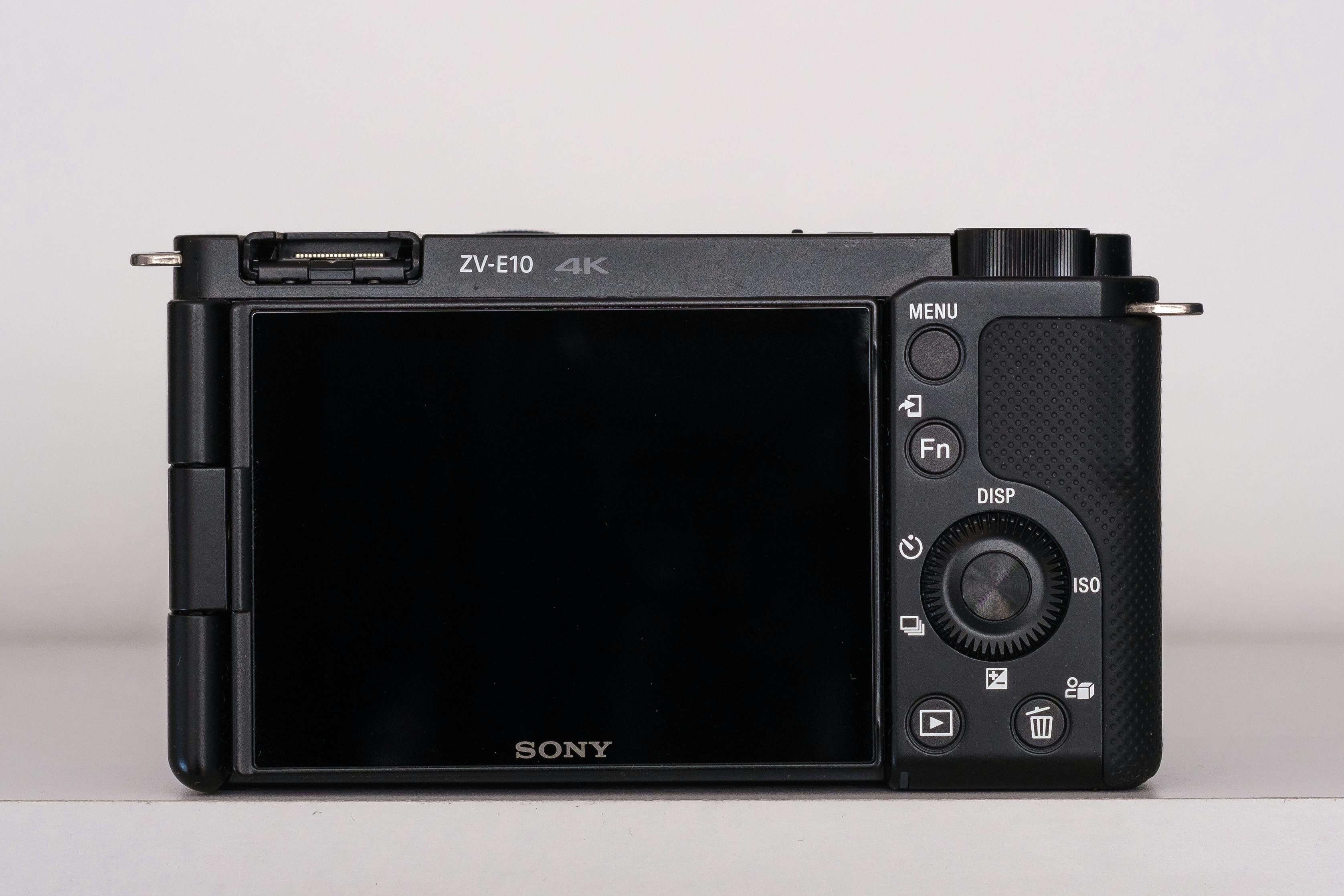 Kääntyvä näyttö Sony ZV-E10 takaapäin