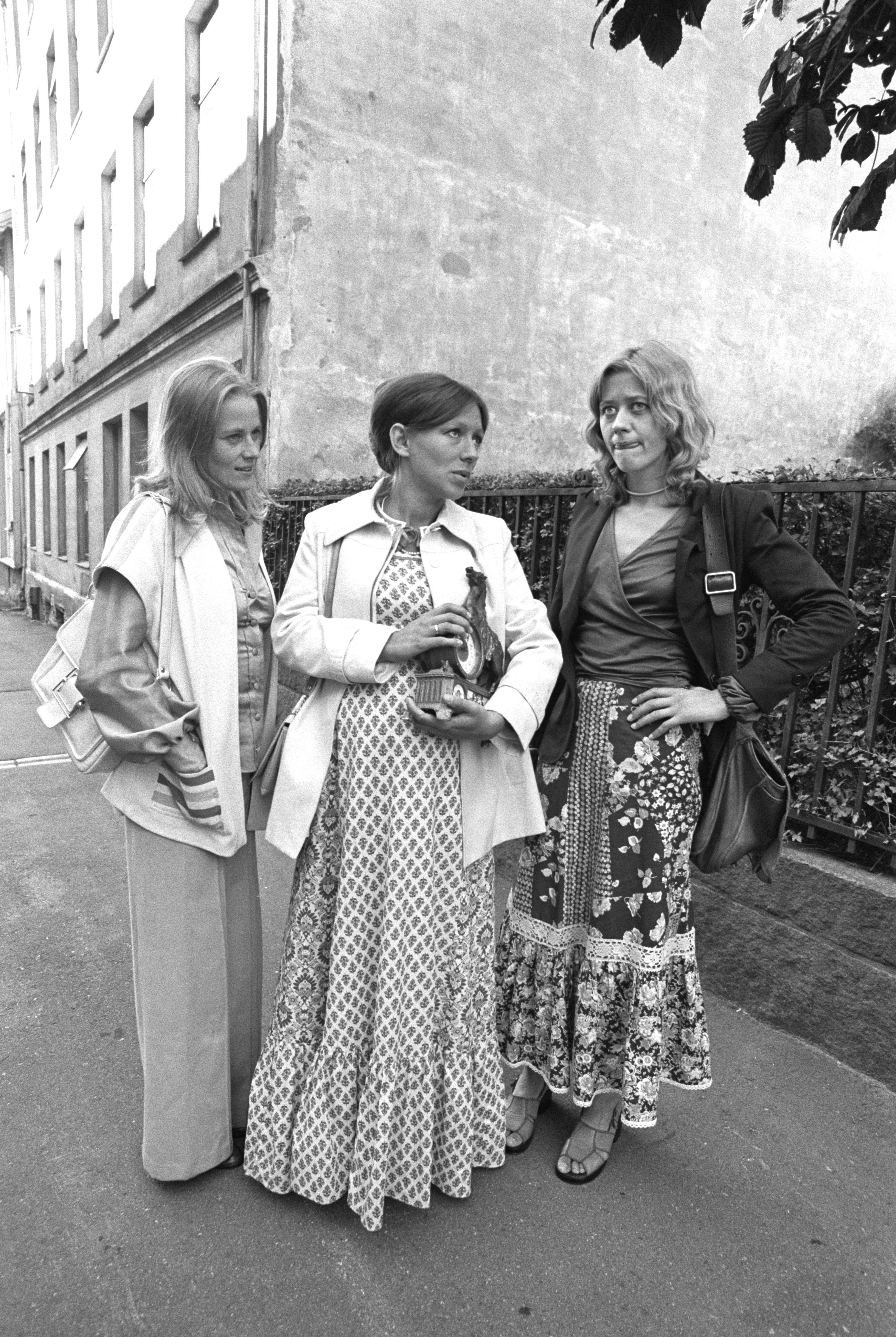 IKONISK: Norsk film fra 1975 Hustruer Anne Marie Ottersen, Katja Medbøe og Frøydis Armand