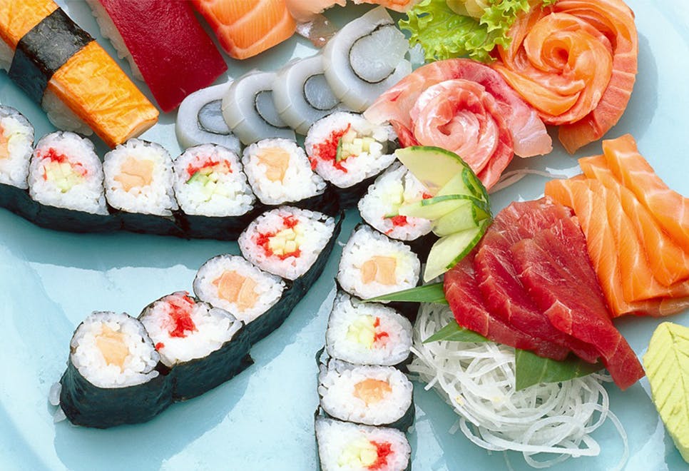 Sushi med laks og tun