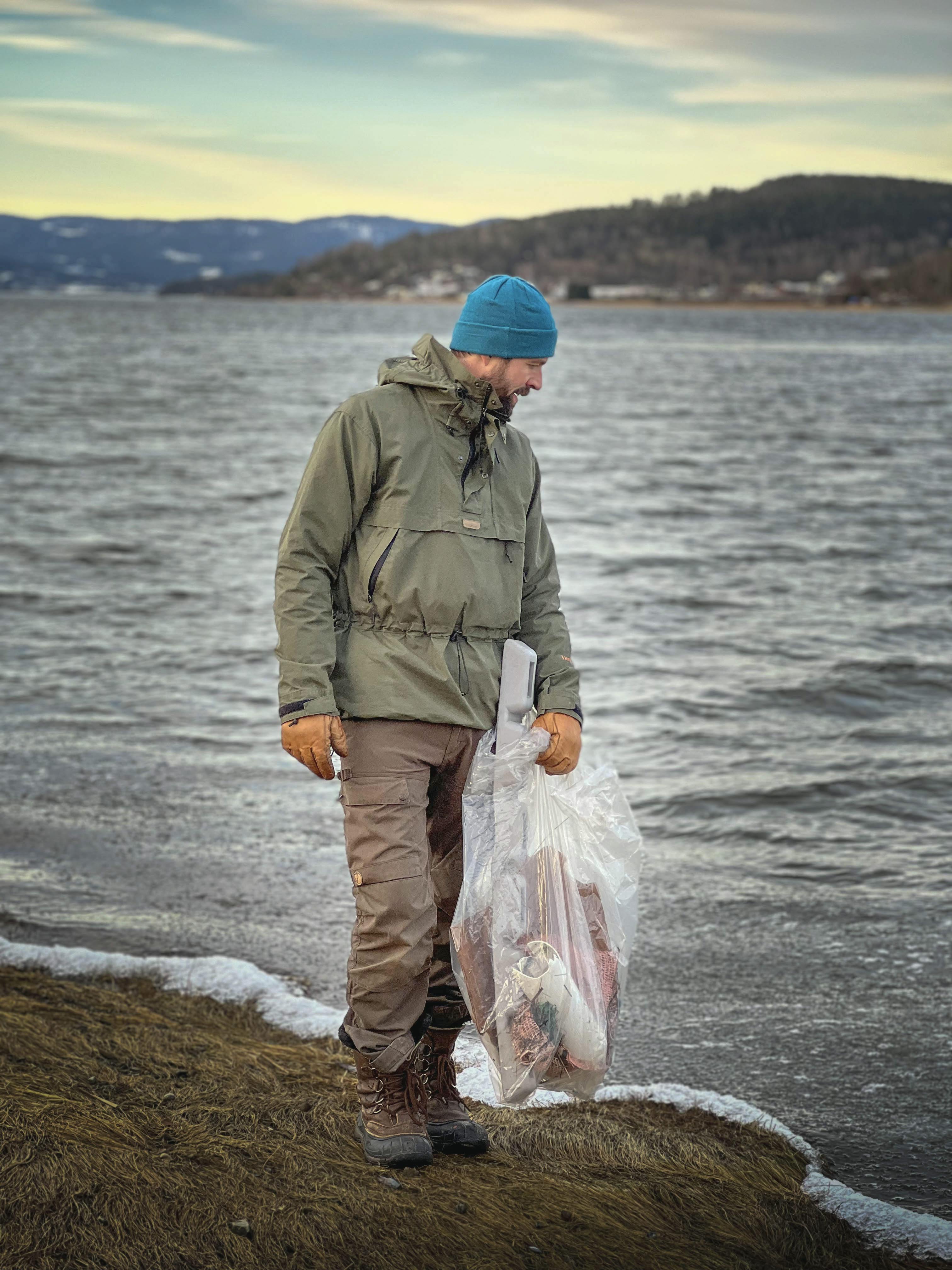 søppelplukking på stranda