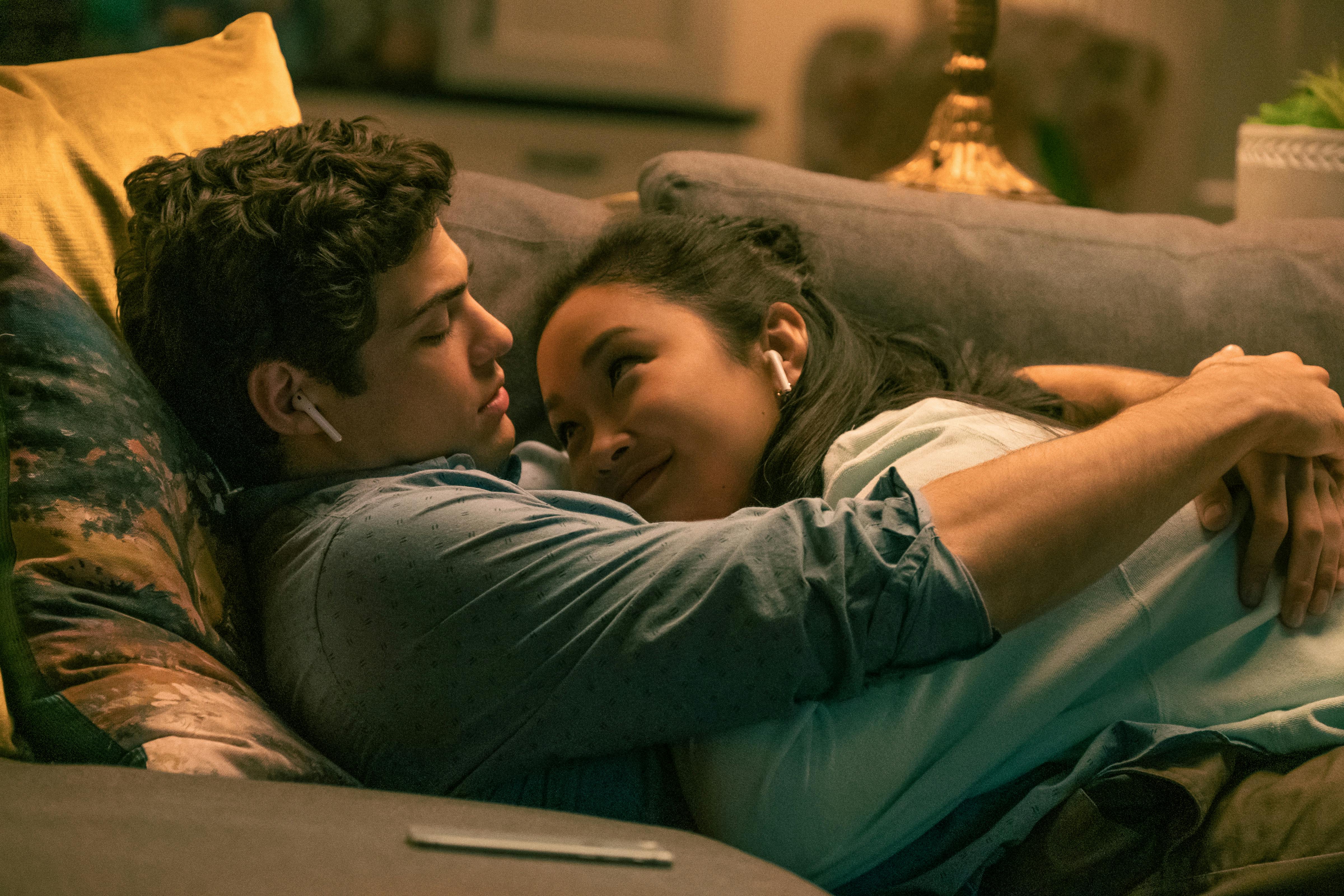 Vi er så vilde med dette søde filmpar! Peter og Lara Jean i To All the Boys: Always and Forever