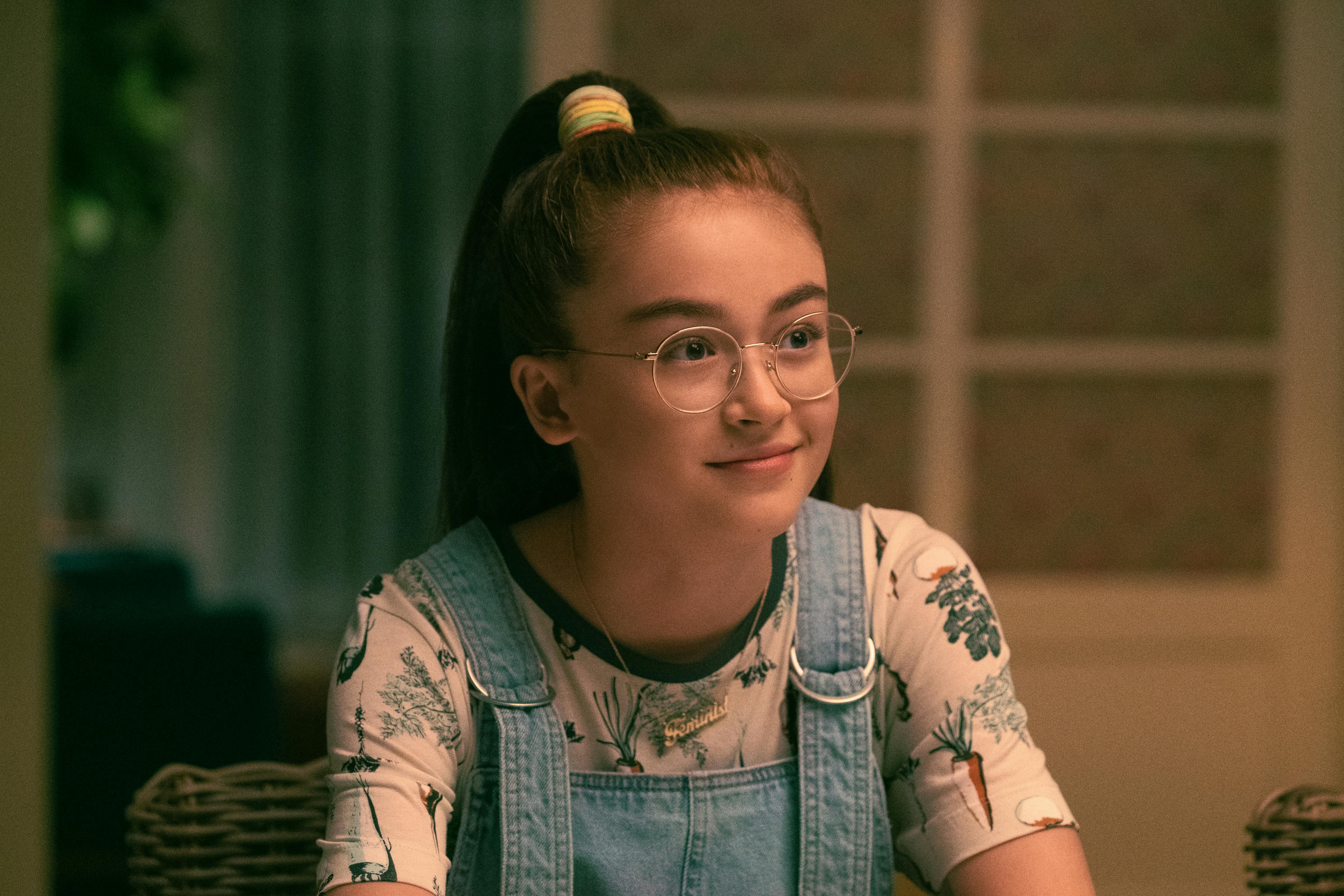 Feminist-halskæden er en central del af Kittys karakter. Kitty To All the Boys I've Loved Before