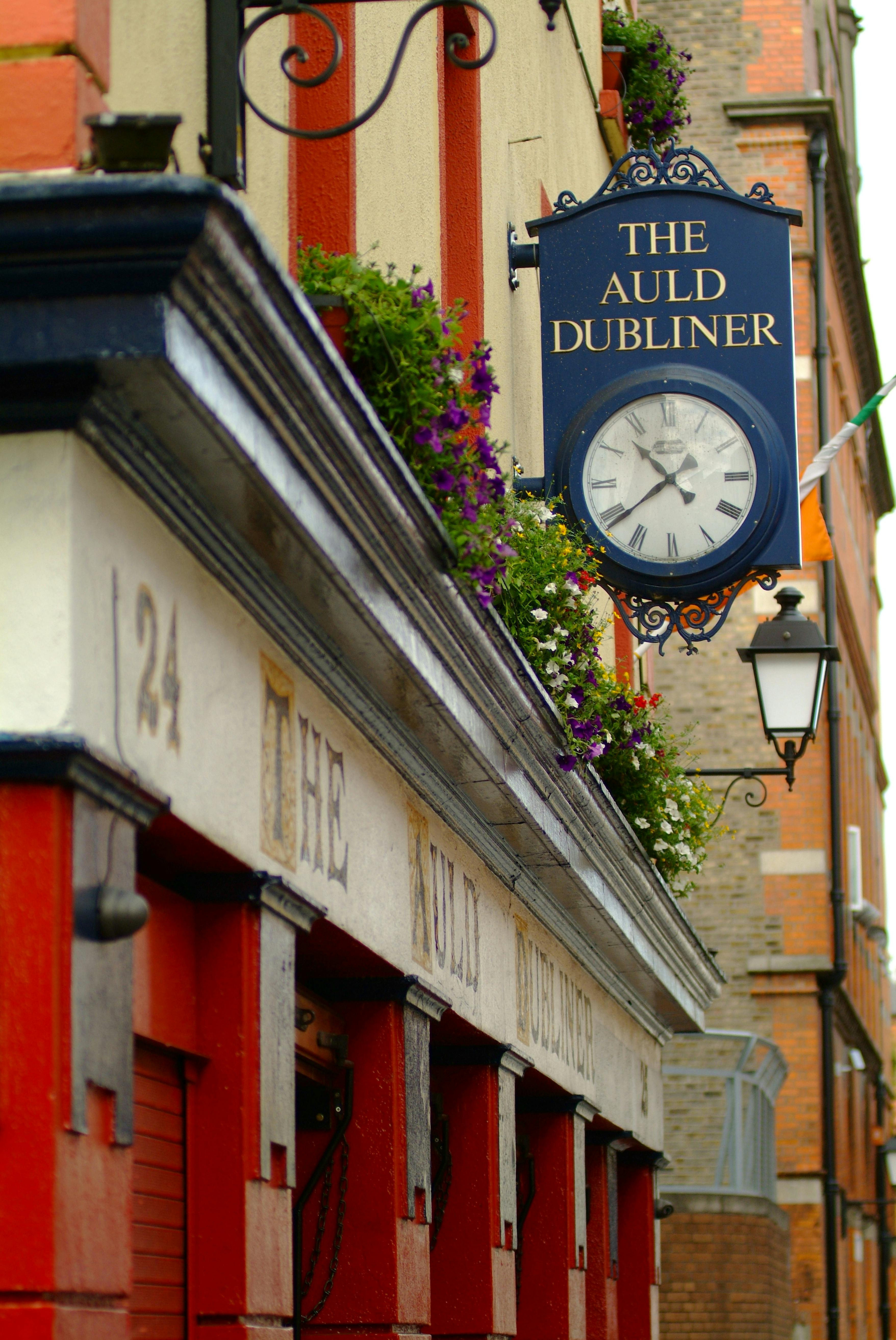 Intet besøg uden en tur på pub, måske ligefrem en pubcrawl. Pub i Dublin Irland