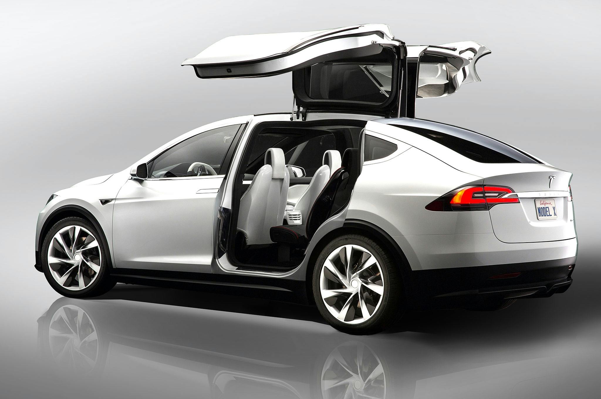 Teslas nye Model X, er en 4X4 SUV, og den er klar til september