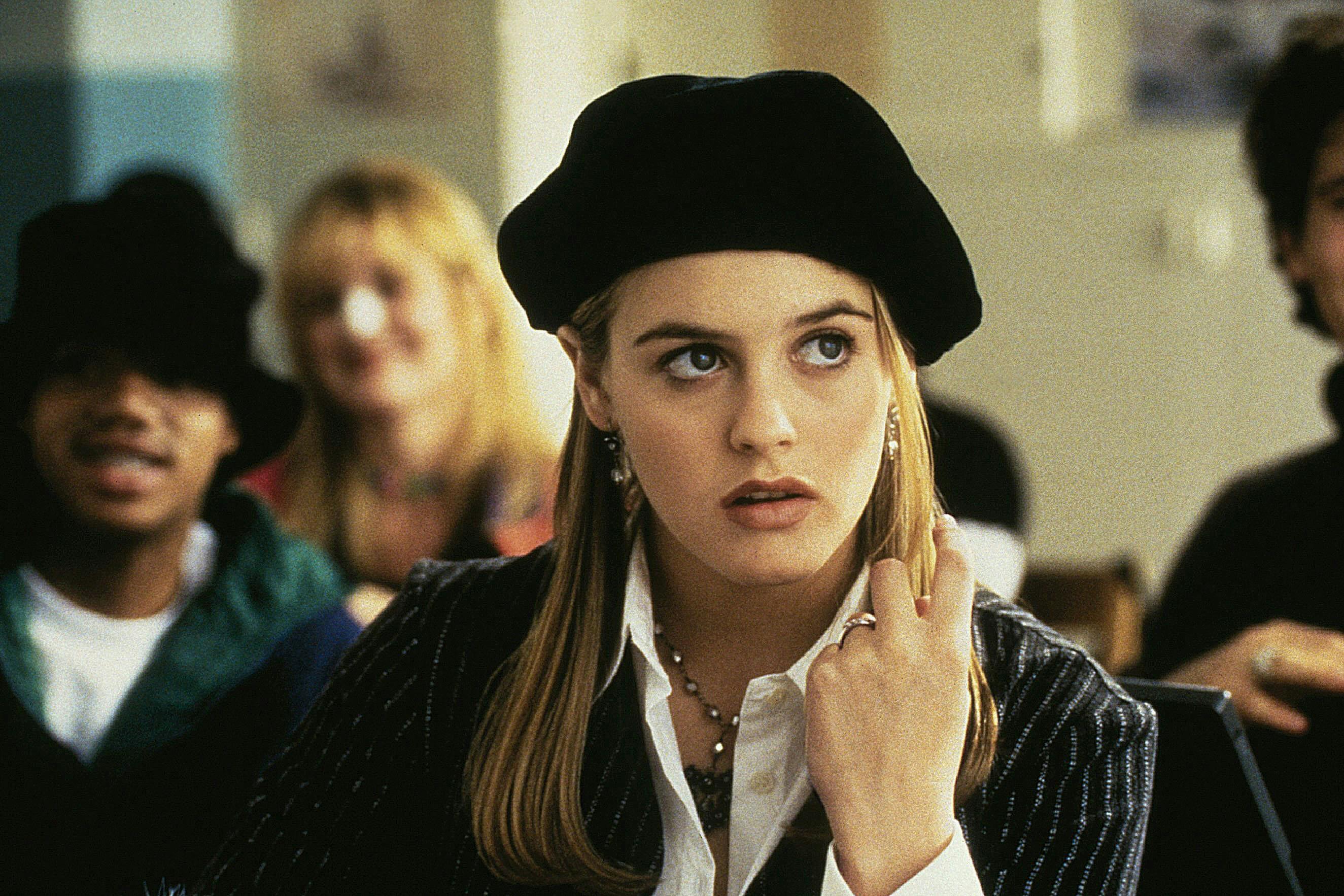 alicia silverstone i clueless med baret og alpehue