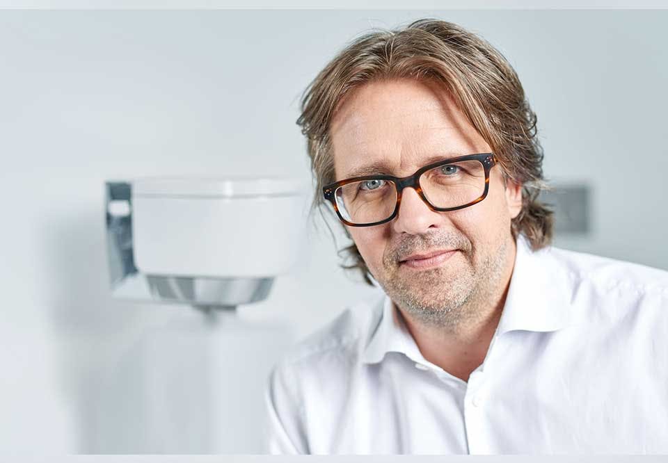 Christoph Behling har designet toilettet der rengør dig med vand Geberit AquaClean Mera