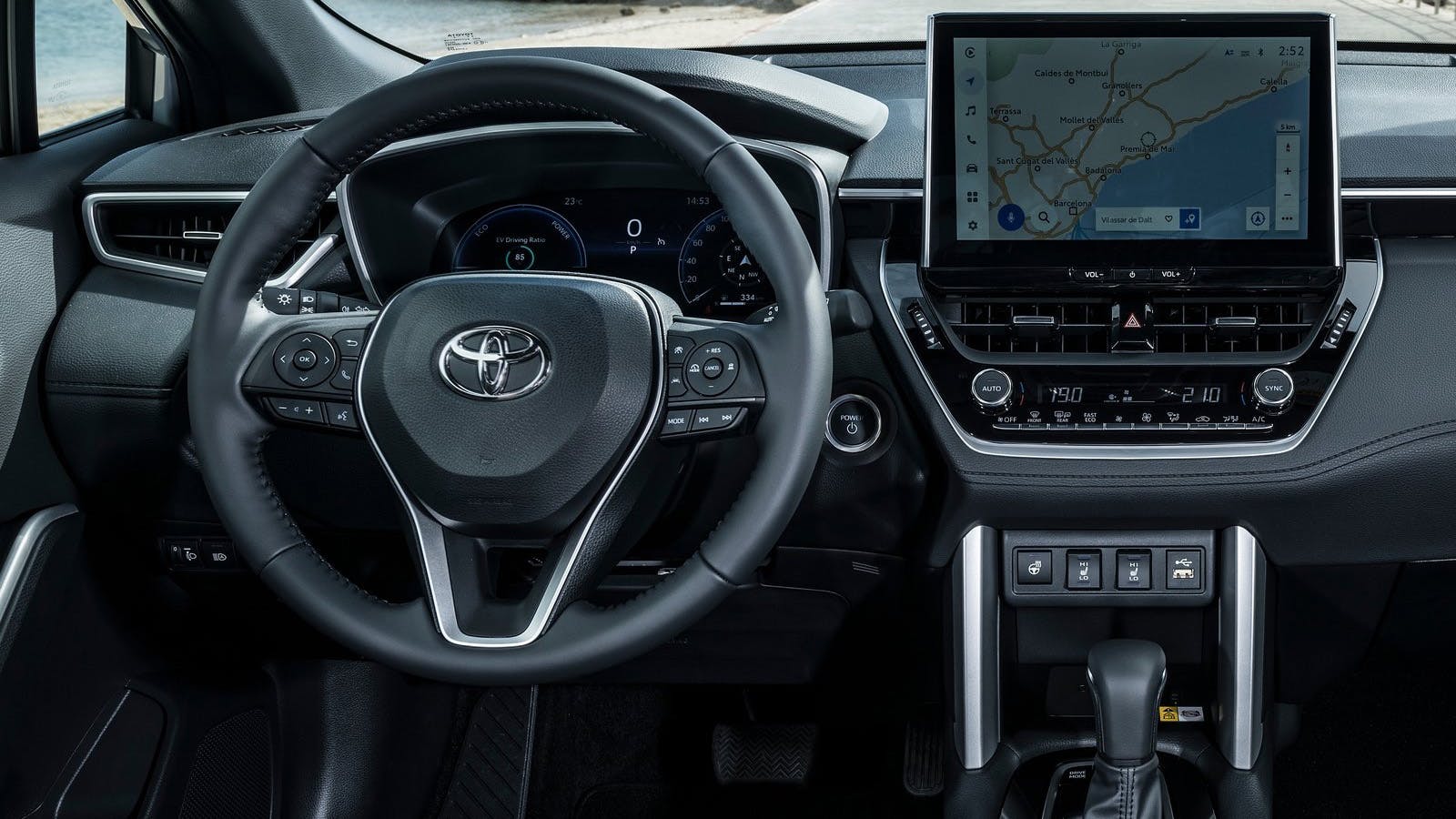 Toyota Corolla cross test priser