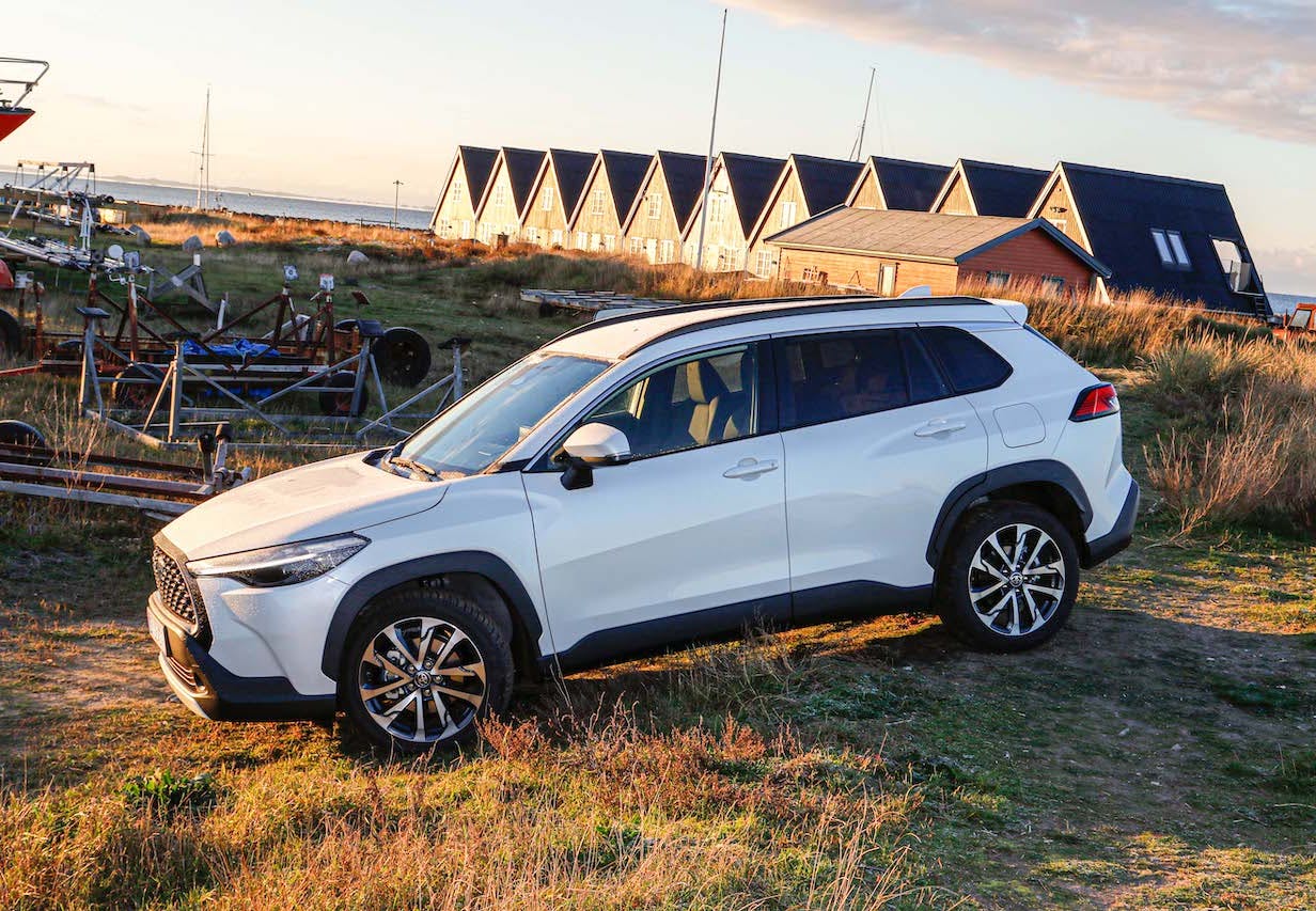 Toyota Corolla cross test priser