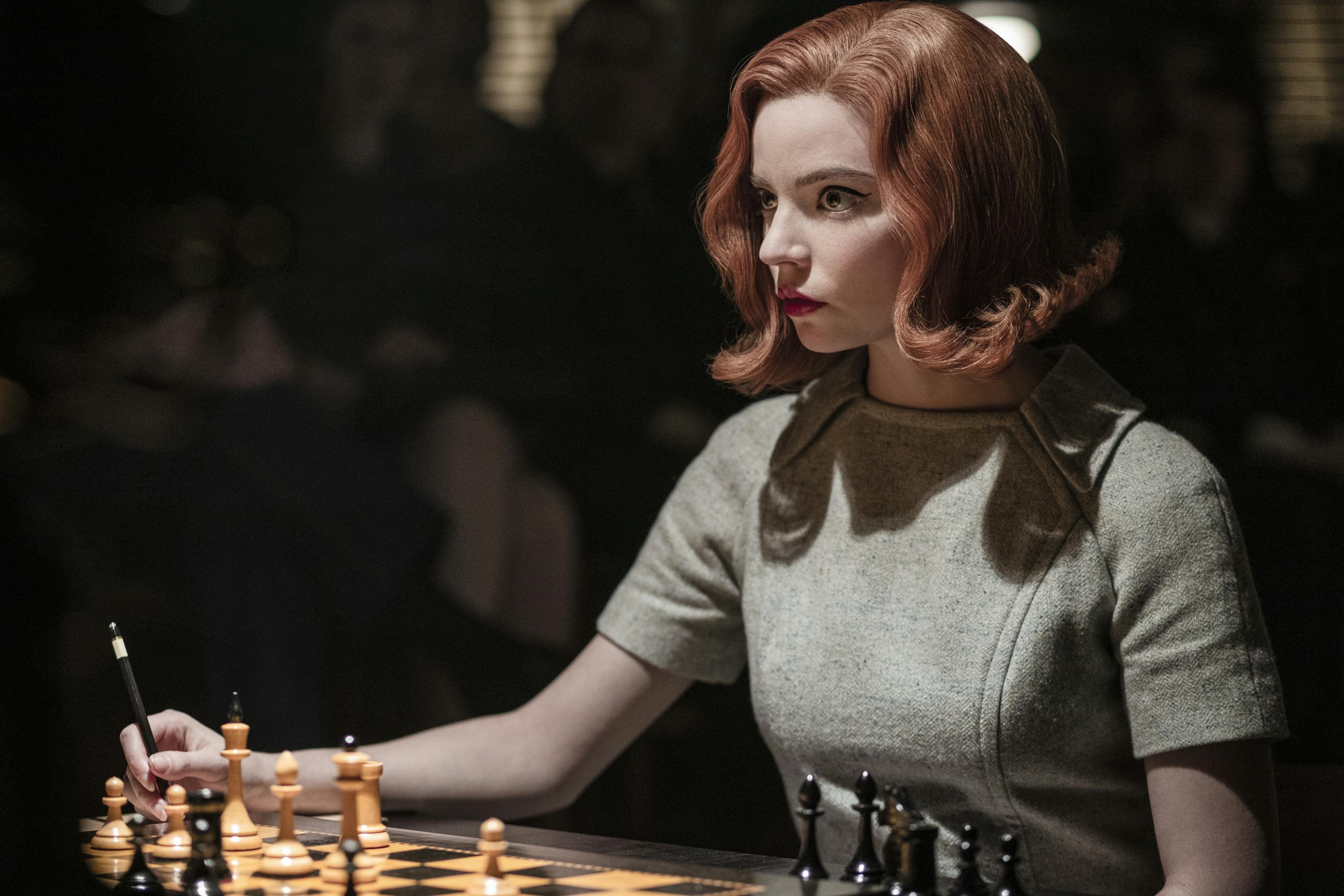 Anya Taylor-Joy har sat Livs anmelder skakmat med sin rolle i Dronninggambit Kvindelig skakspiller.
