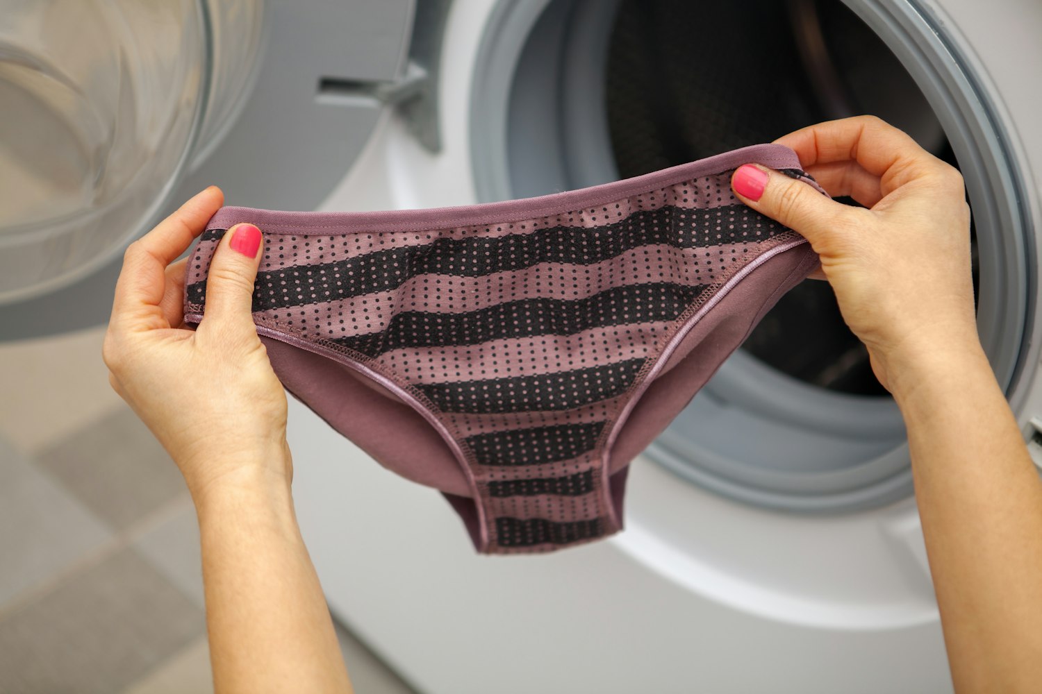 Kantine hvid annoncere Hvornår bør du i virkeligheden udskifte dit undertøj? | Woman.dk