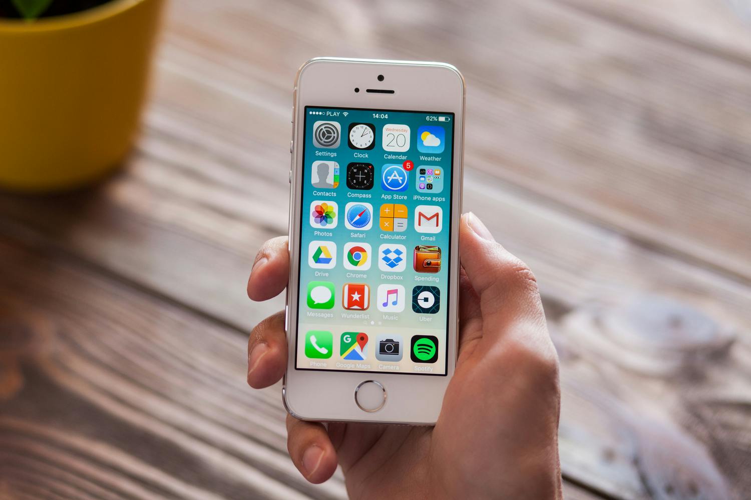 iPhone SE iPhone SE