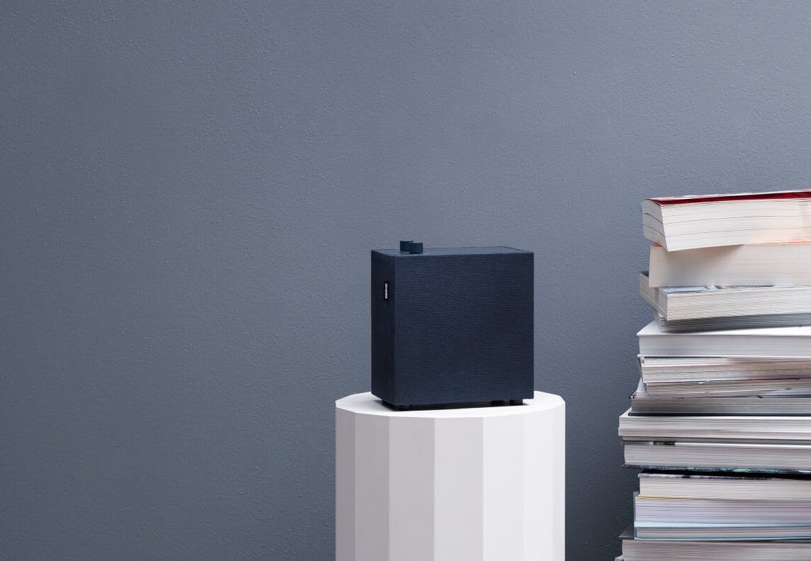 Musikeren Oh Land i kampagne for B&O med deres nylancerede Bluetooth-højttaler Beoplay P6 trådløse højtalere B&O Beoplay
