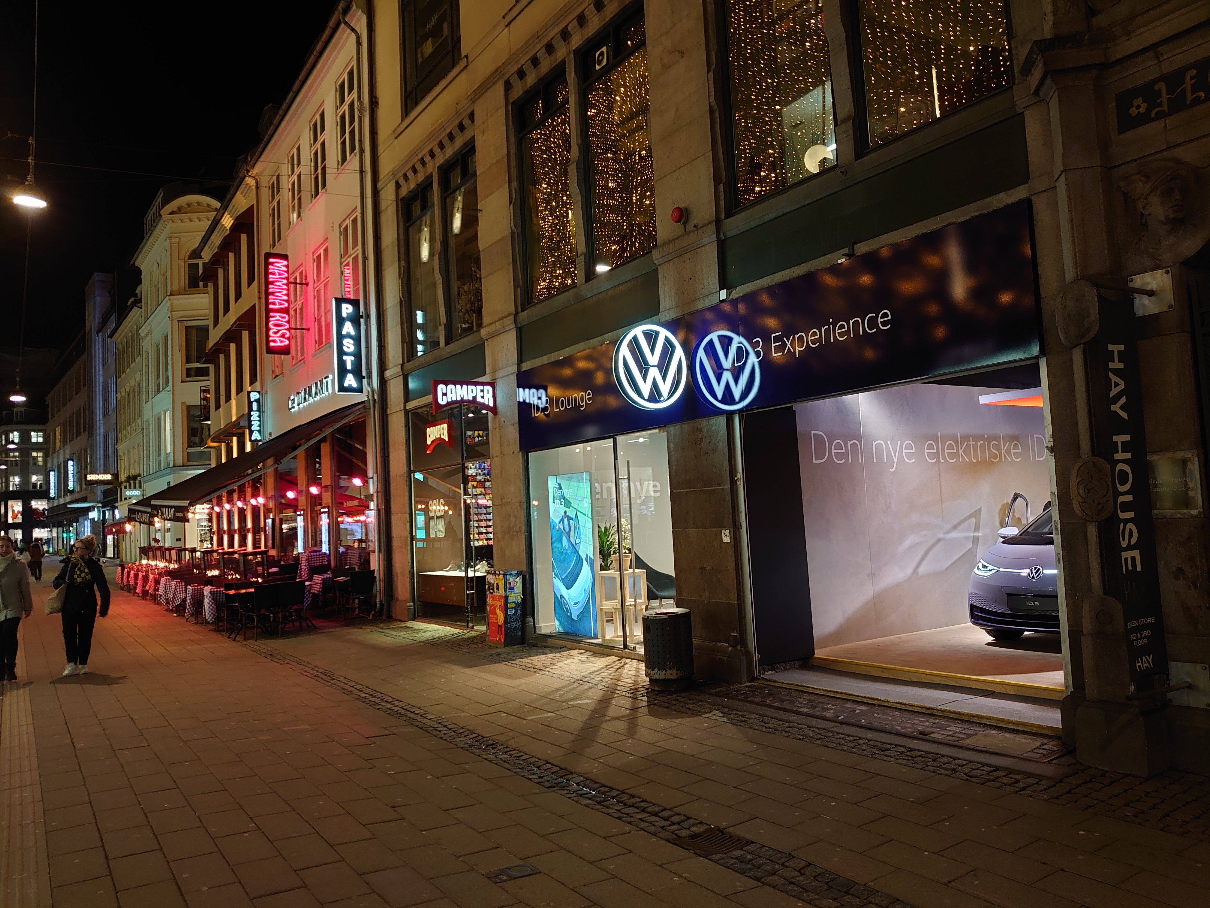 VW viser elbil på Strøget |