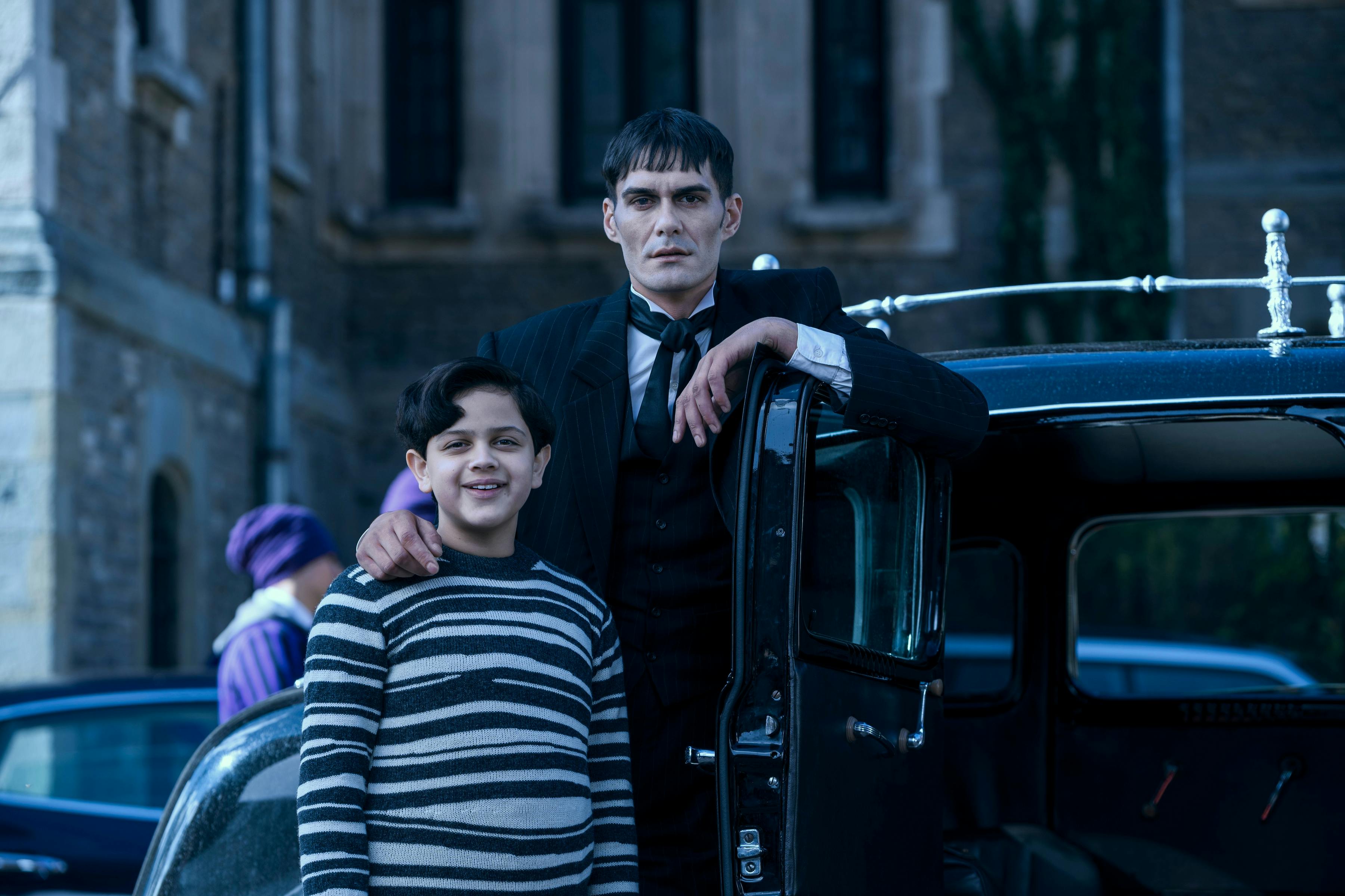 Lurch her er (kun) 198 centimeter høj. Wednesday på Netflix