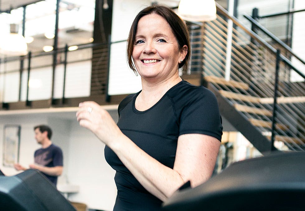 En sunnere livsstil: trening sunt kosthold dame