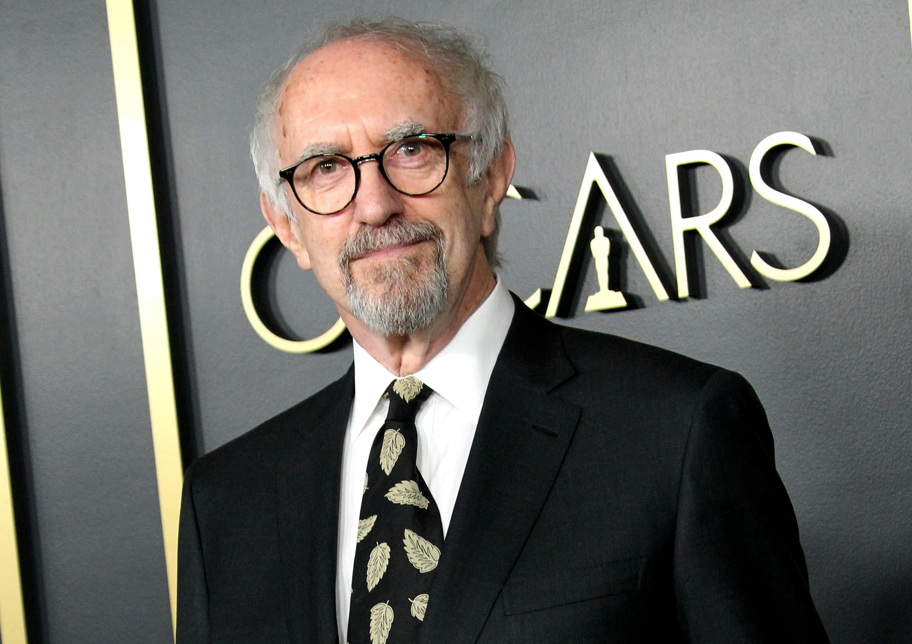 Jonathan Pryce skal spille Prins Philip. Jonathan Pryce skal spille Prins Philip