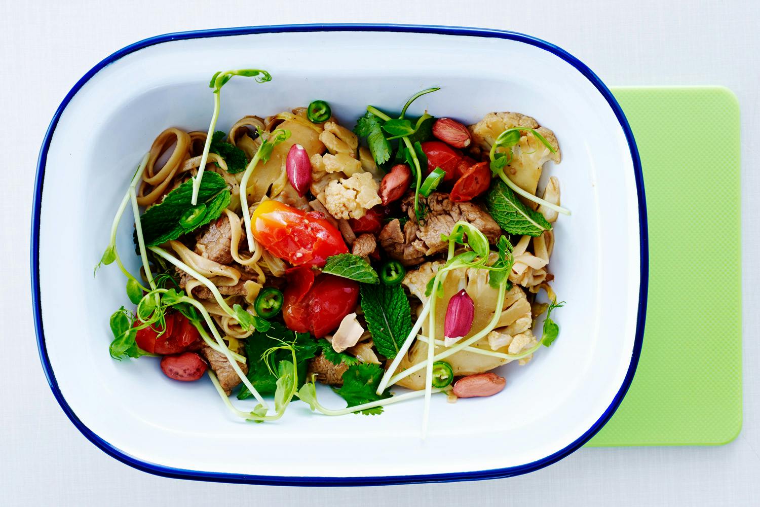 Tips! Fläskfilé i wok med blomkål och jordnötte