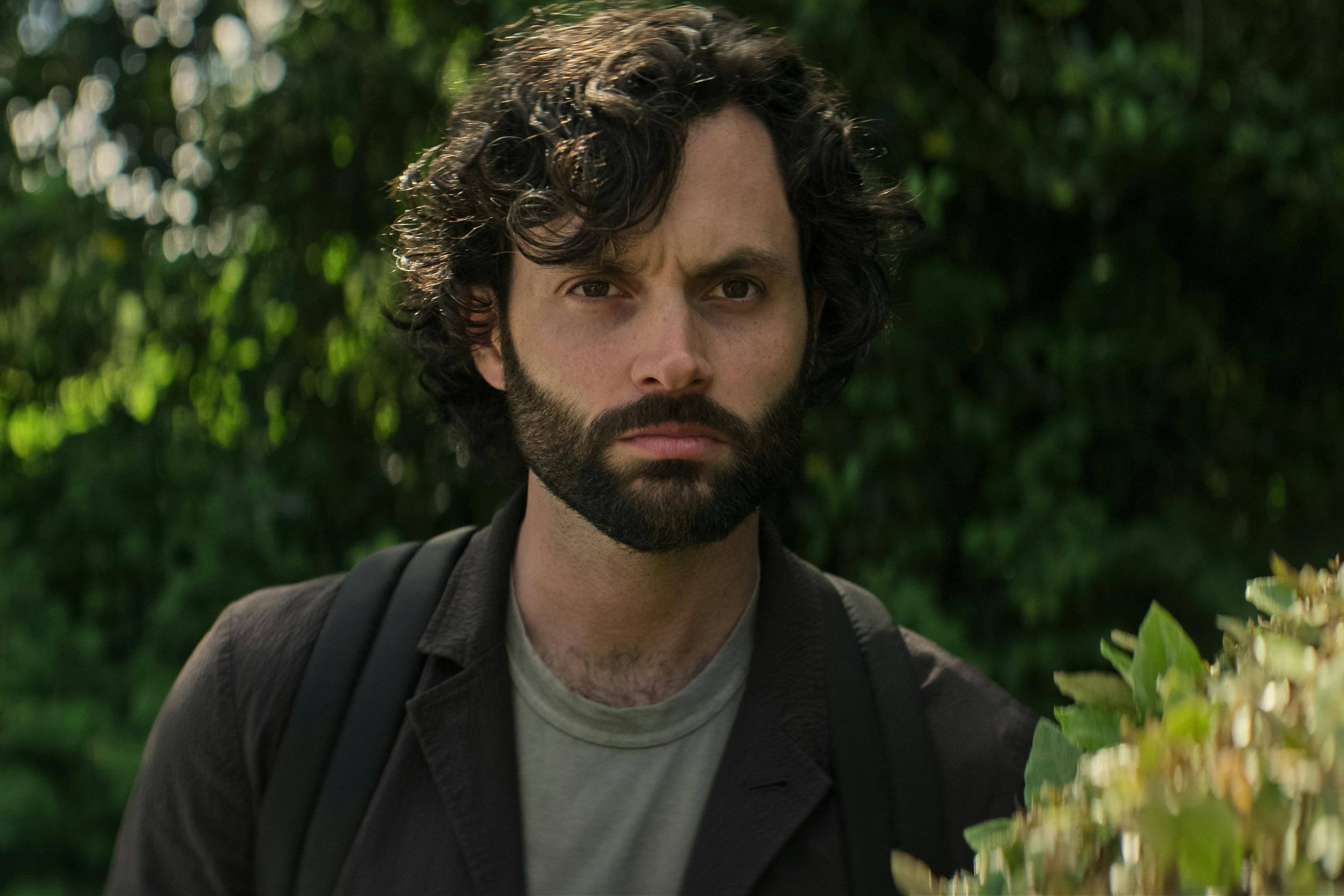 Penn Dayton Badgley gør det virkelig godt som Joe Goldberg i Netflix-serien YOU. Penn Dayton Badgley i YOU