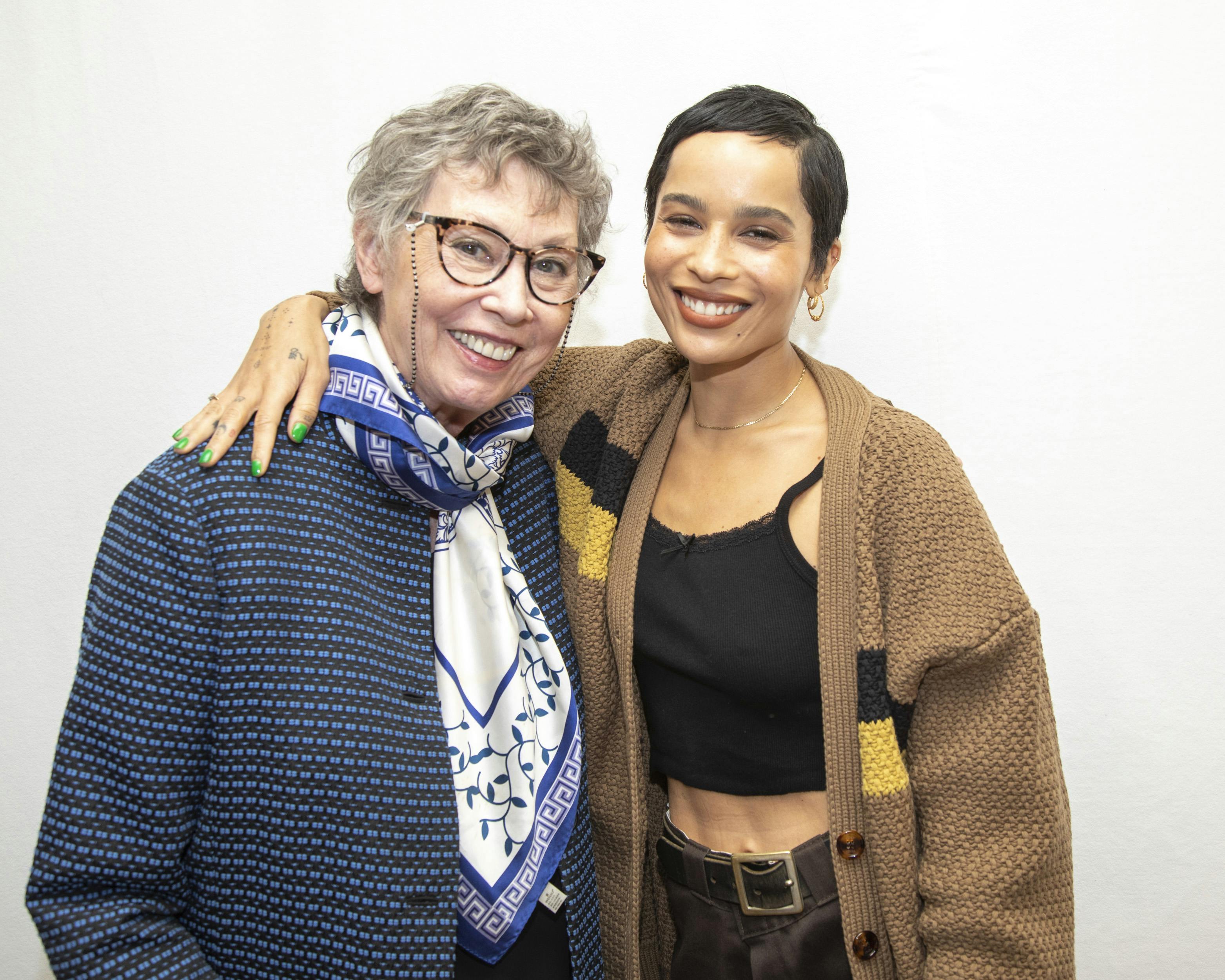 Zoë Kravitz med magasinet Tara